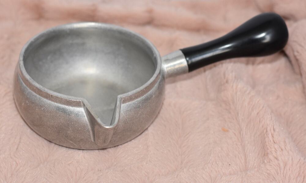 WILTON ARMETALE RWP, Pewter Gravy Butter Sauce Pan W/ Spout Black Handle